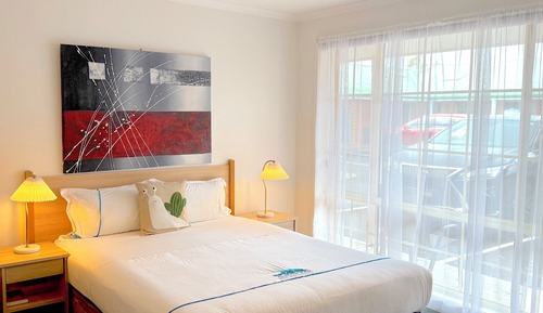 Standard Queen Room