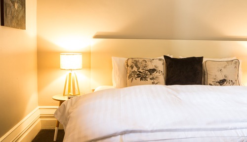 Premium Room, Shared Bathroom (King Room)