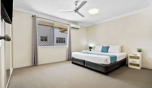 4 Bedroom Riverfront Apartment 