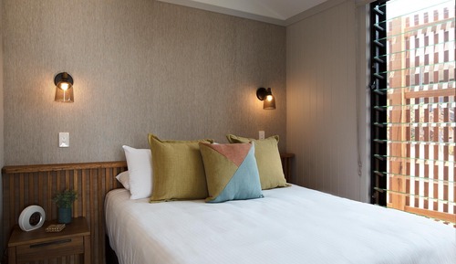 Premium Cabin - Sleeps 2 - Dog Friendly