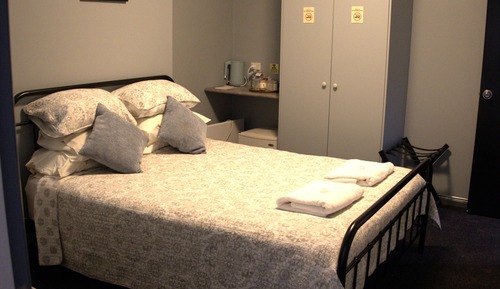 Double Room, 1 Queen Bed, Non Smoking, Private Bathroom