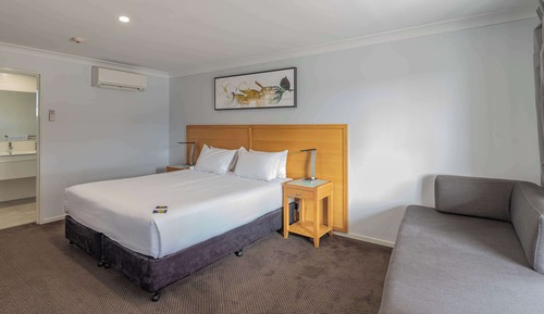 Deluxe Room, Multiple Beds, Non Smoking, Microwave