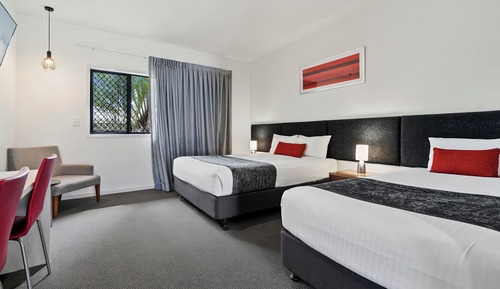 Standard Room, Multiple Beds, Non Smoking