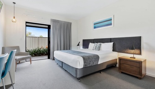 Standard Room, 1 King Bed, Non Smoking