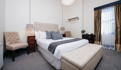 Double Room, 1 Queen Bed