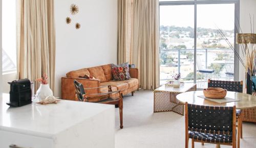 Deluxe One-Bedroom Apartment