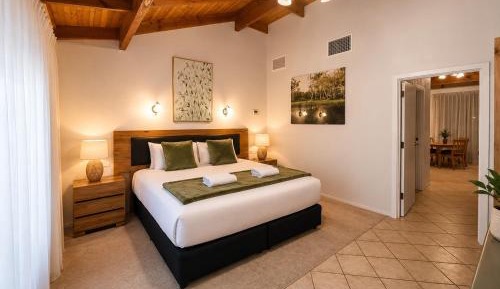 King Suite with Spa Bath