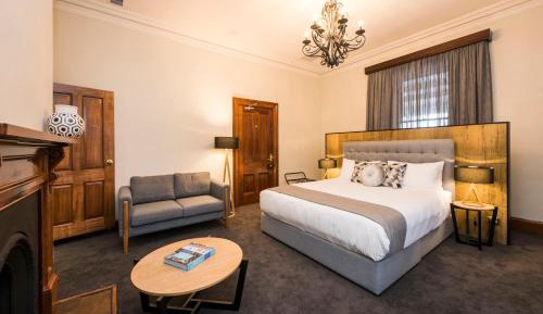 King Room with Balcony - Suite 2