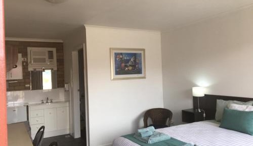 Deluxe Queen Room