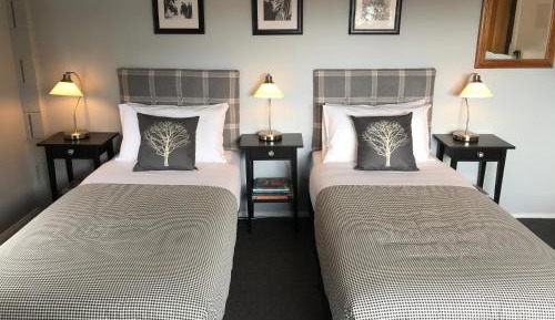 Twin Room with Private Bathroom
