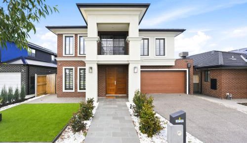Villa with Garden View