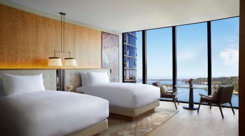 Accessible Guest Room with Roll-in Shower, 2 Double