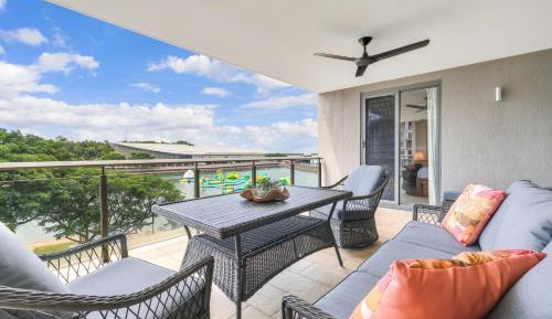 Two-Bedroom Apartment with Balcony and Sea View