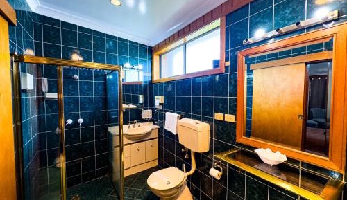 Queen Room with Spa Bath