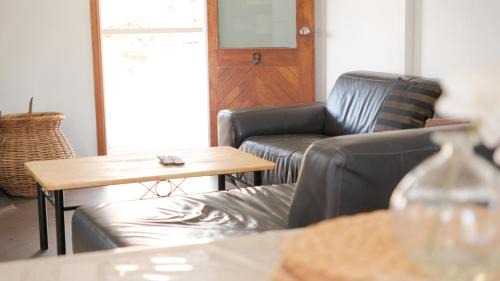 Two Bedroom Cabin with Kitchenette and Private Bathroom