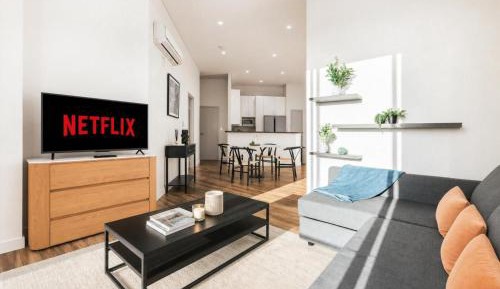 One-Bedroom Deluxe Apartment