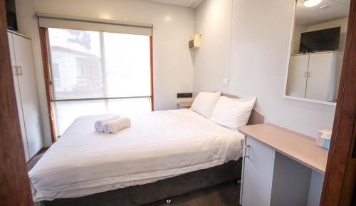 Deluxe Two-Bedroom Cabin - No Pets Allowed