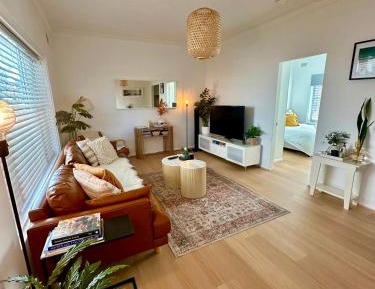 One-Bedroom Apartment - Non-Smoking