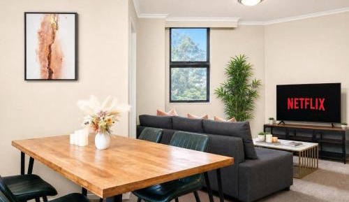 Three-Bedroom Apartment with Balcony