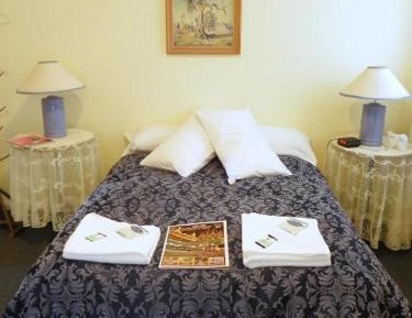Queen Room with Garden View