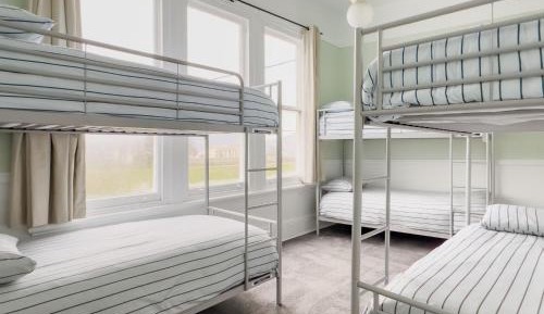 Bunk - Shared Bathroom