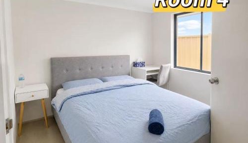 Queen Room with Shared Bathroom