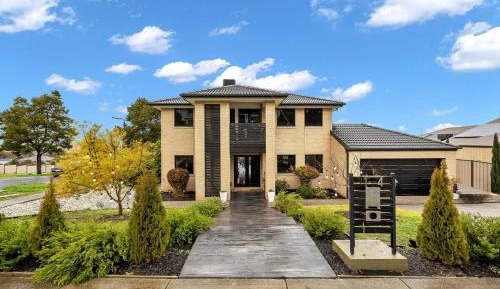 Seven-Bedroom House