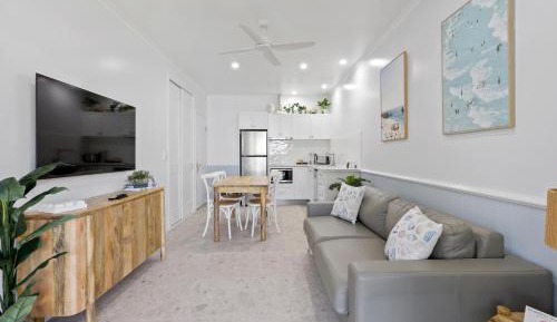 Deluxe One-Bedroom Apartment with Garden View