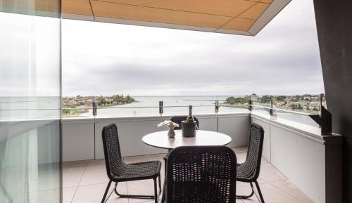 Executive King Suite with River View