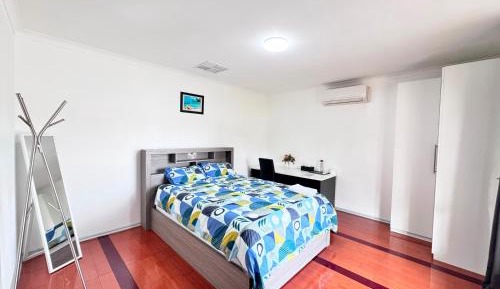 Deluxe Queen Room