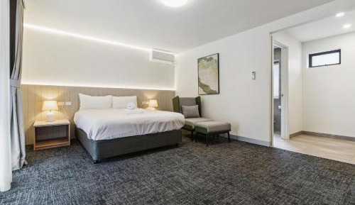 Deluxe Double Room with Bath