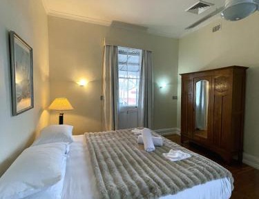 King Room with Spa Bath