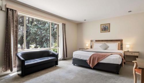 Deluxe Queen Room
