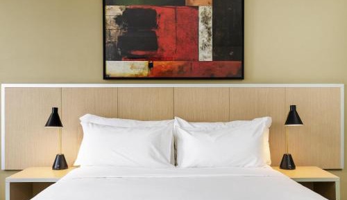 Standard Queen Room - River Side
