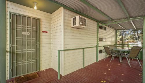 Camelia Cabin