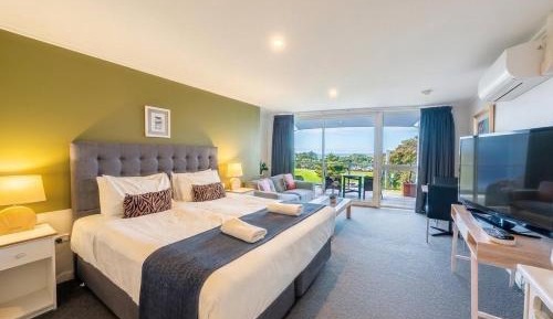 Deluxe King Room with Ocean View
