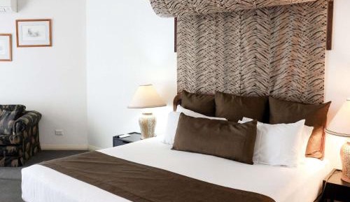 Privilege King Room and Sofa