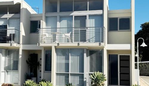 Three-Bedroom Townhouse