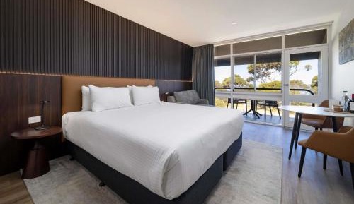 Superior King Room with Bay View