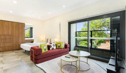 One-Bedroom Apartment