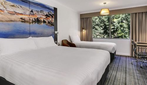 Deluxe King Room with Single Bed