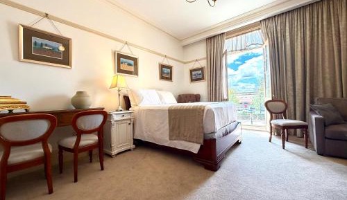 Luxury One-Bedroom Apartment