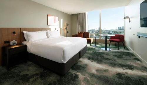 Standard King Room with City View