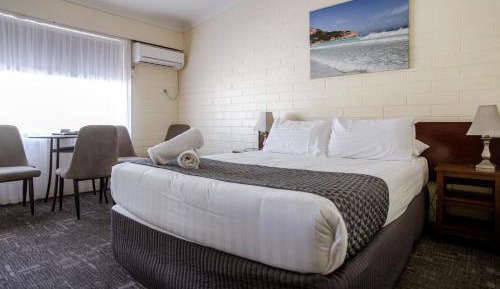 Standard Queen Room