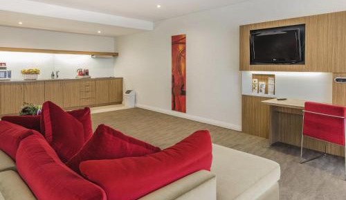 One-Bedroom Apartment with King Bed