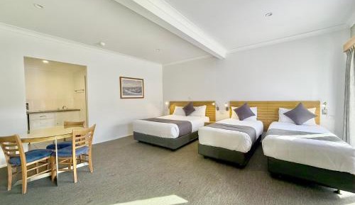 Deluxe Large Family Room 