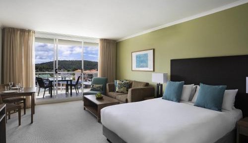 Studio Spa Suite - Town-Hinterland View