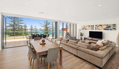 Three-bedroom penthouse deluxe