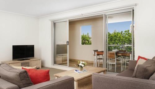 Two-bedroom garden terrace apartment