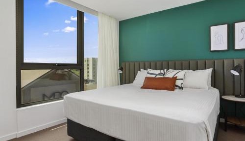Two-Bedroom King Apartment with Balcony